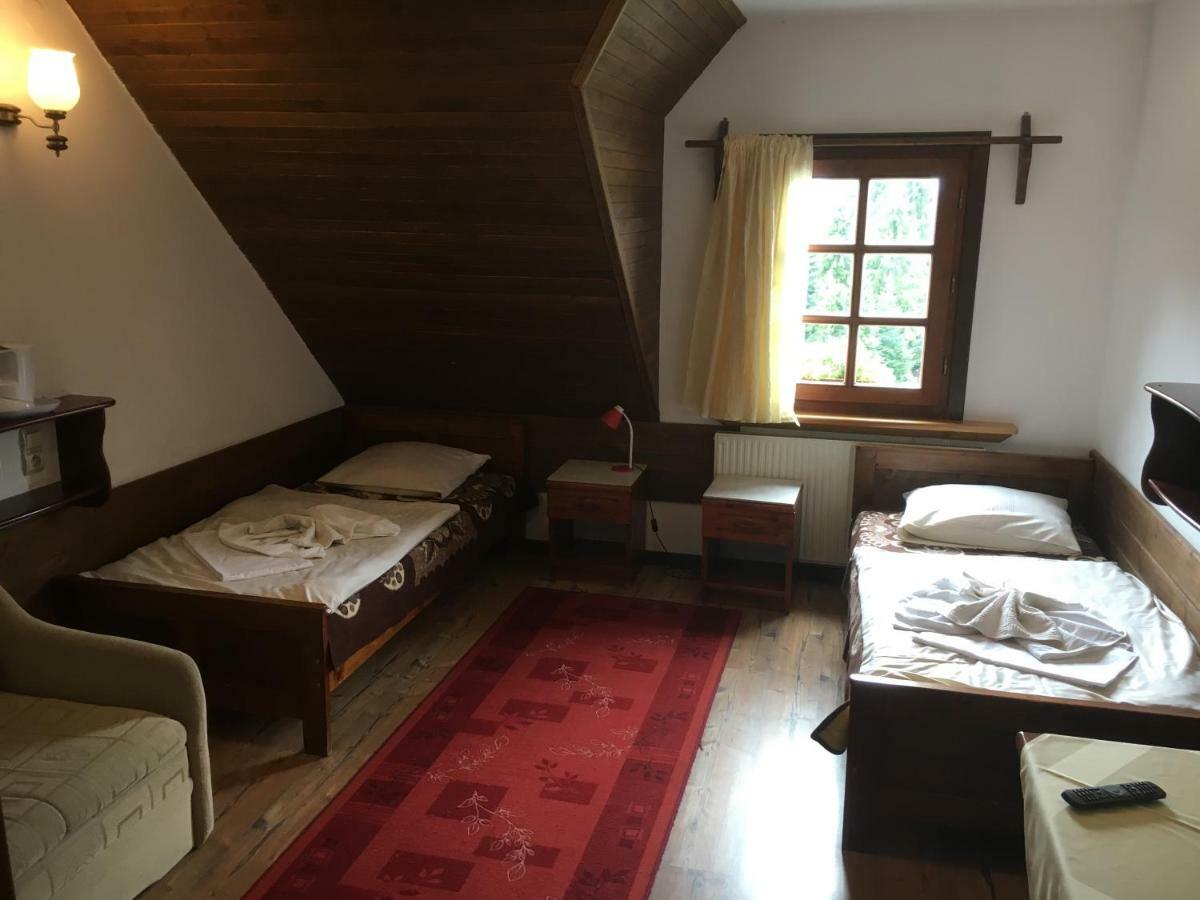 Bed and Breakfast Gosciniec Pod Smrekami Чорштын Экстерьер фото