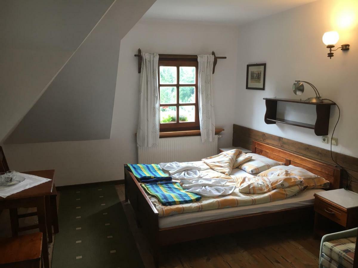Bed and Breakfast Gosciniec Pod Smrekami Чорштын Экстерьер фото